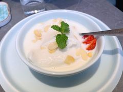 草莓杏仁豆腐-江南里·新浙菜(苏州大悦城店)