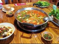 -亮欢寨酸汤鱼(沙冲路店)