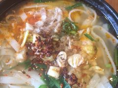 小碗猪脚卷粉-鸿浩扒猪脚米线