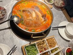 -野山舂·贵州现舂酸汤牛肉(民生路店)