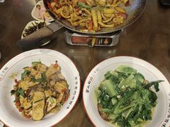 -富正毅三下锅·湘西韵味(天门山索道店)