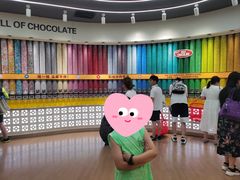 -m豆巧克力世界(上海世茂广场店)