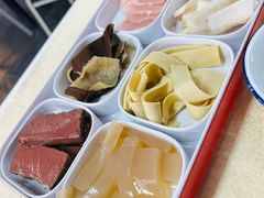 -猪三哥肥肠鸡川菜小炒
