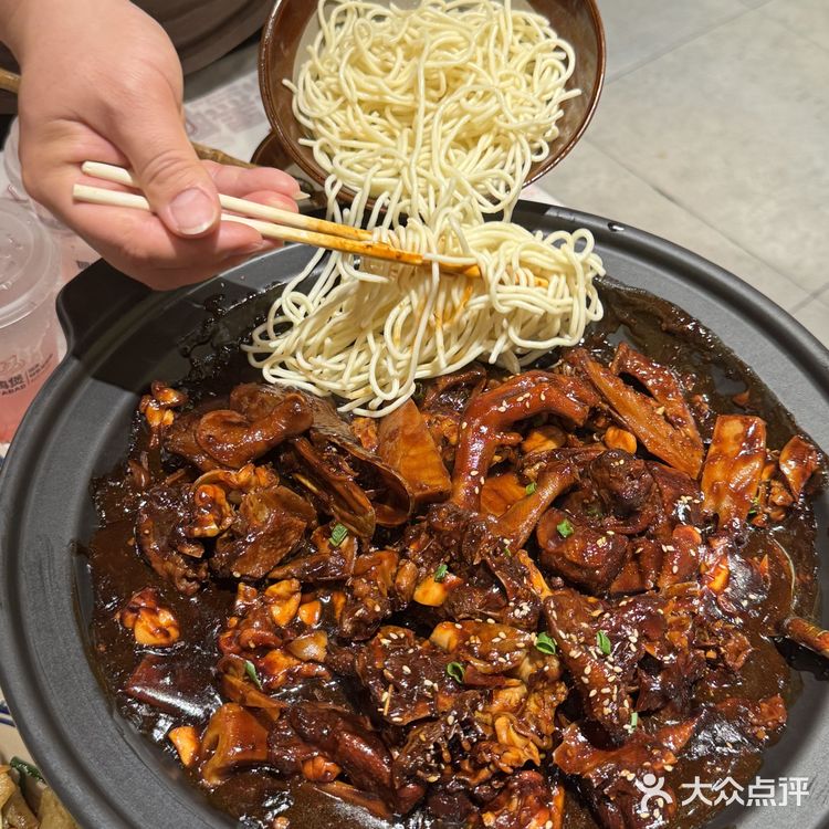 这家老板从2006年就开始做鸭了