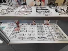 -无奔眼镜·蔡司·依视路授权店(马家堡店)