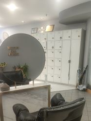 点击看大图 -八佰伴8008星级形象店