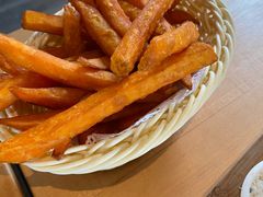 -LENBACH兰巴赫西餐啤酒坊(大连东港店)