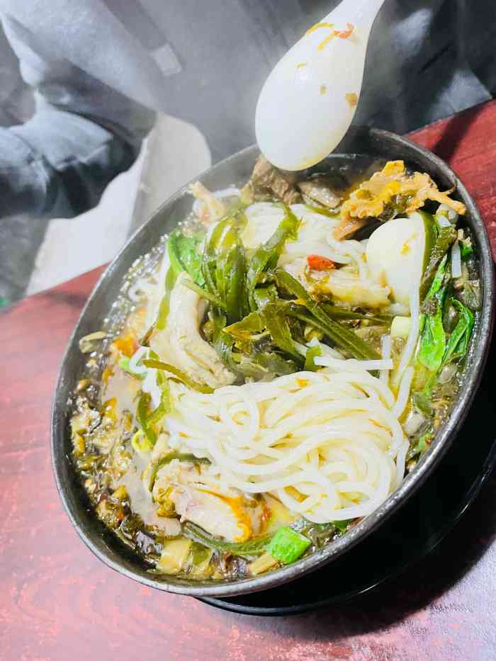 李米线(武陵路店)-"重庆朋友带我去的,位置不好找,在一个大楼.