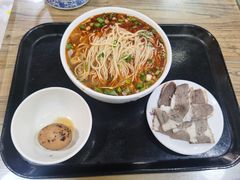-陇上全荟兰州传统牛肉面(延吉路店)