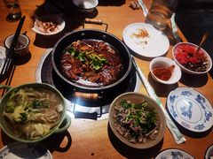 -大众跷脚牛肉馆·非遗传承单位(峨眉山店)