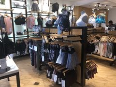 -lululemon(上海浦东IFC店)