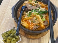 苗家红酸汤牛肉粉-俏凤凰(美林M·LIVE天地东座店)