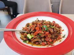 -有红鸡毛店·川菜(建设路店)