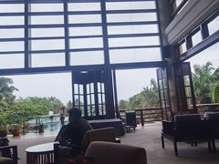 -亚龙湾喜来登·美景台大堂吧