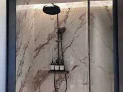 -朗逸酒店(广州塔赤岗地铁站店)