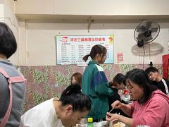 大堂-梁老三麻辣鸡头(汝河小区店)