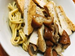 -松树干拌面店