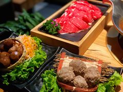-湊湊火锅·茶憩(杭州湖滨银泰in77店)