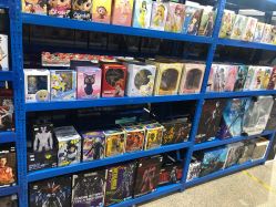 -逝水玩具折扣店