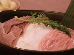 -三出山火锅(南京万象天地店)
