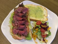 牛油果慢煮牛扒三文治-SimplyTimes鎏金食堂