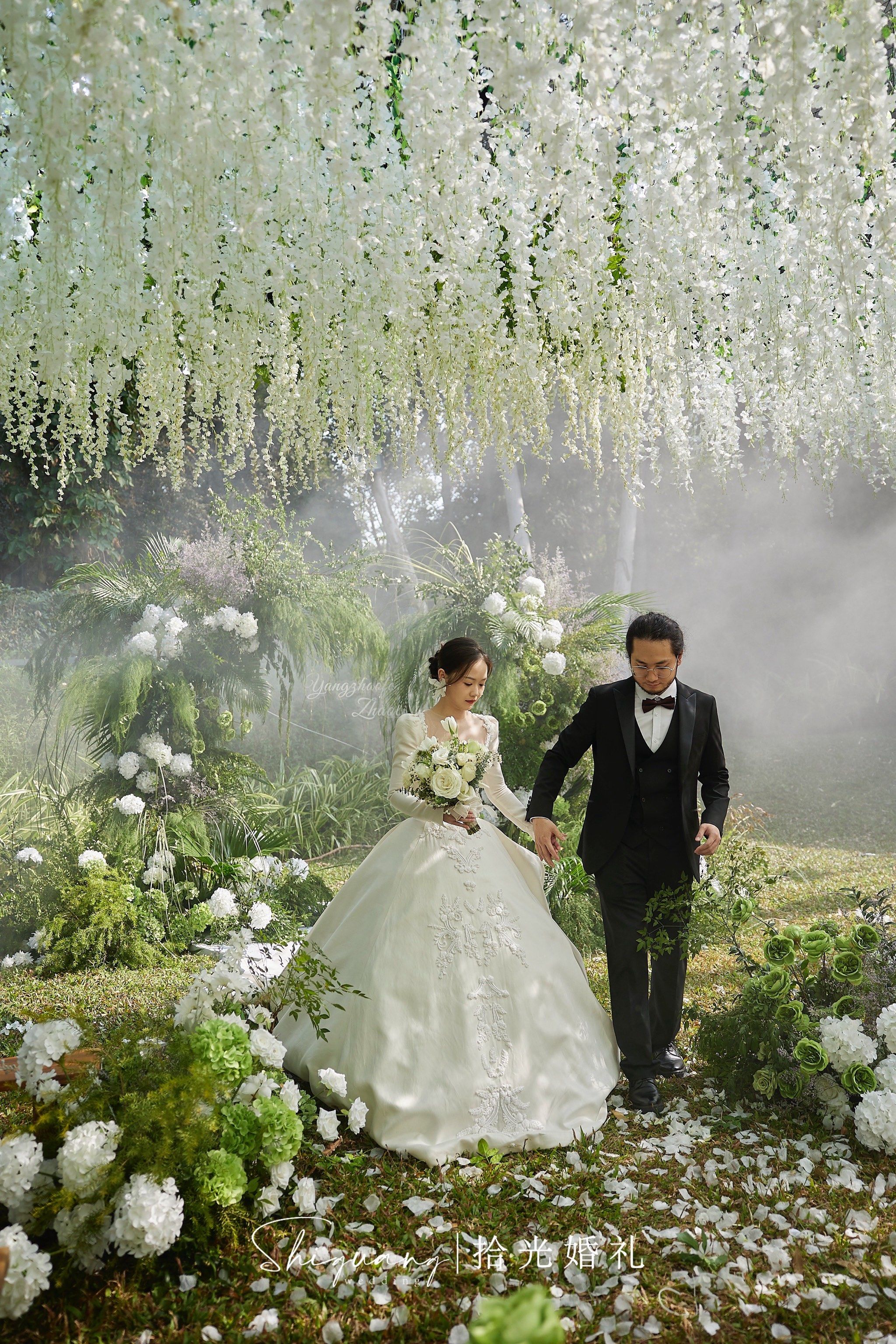 暮光之城森系婚礼|隐秀山居户外草坪