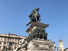 -文艺复兴百货(米兰大教堂广场店)