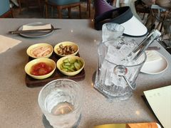 餐具摆设-半山腰·云南菜(侨福芳草地店)