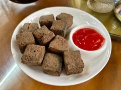 网红臭豆腐-芦茨金富饭庄·25年老字号·专做稻草鸡