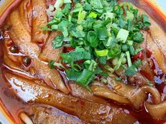 -拈签一笑黄牛肉辣卤串串