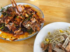 拌剔骨肉-温记府廟豆汤饭·始于1955年(海椒店)