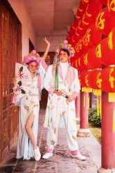 俏皮可爱-巴黎婚纱摄影工作室