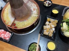 -果松木炭酸菜铜火锅·外婆参鸡汤