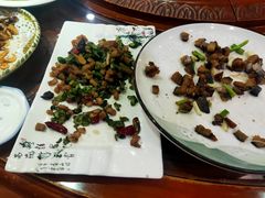 -园中园美食城