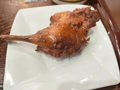 烤鸭腿-百年老字号·观振兴蟹黄面·三虾面·苏式面(观前街富仁坊巷店)