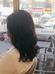 -一東造型烫发染发