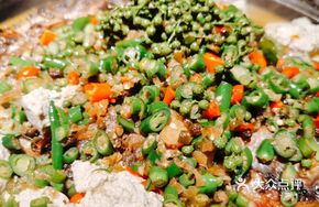 Fresh Sichuan-style Spicy Green Pepper Grilled Fish