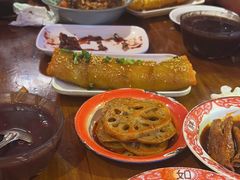 -爆炸头阿姨小四川正宗川味小吃(无任何分店)
