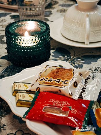 这家魔都咖啡馆，即使暴雨天排队我也会前往！