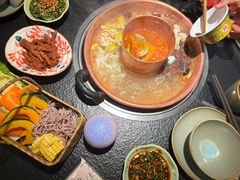 -菌自由丨野生菌火锅特色庭院餐厅(丽江古城店)
