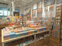 -猫的天空之城概念书店(杭州南宋御街店)