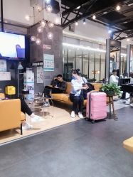 -FRIDAY星期五专业美发沙龙