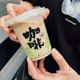 关于我在学校东南门🏫喝到了果咖🥑