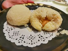 脆皮流沙包-皇朝会.经典传统粤菜(外滩店)