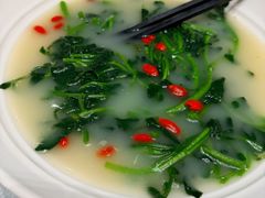 -东豪园林海鲜酒家(南港路辅路店)