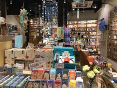 -猫的天空之城概念书店(杭州南宋御街店)