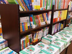 -新华传媒教材书店(中山南二路)