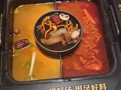 -老牌坊云南鱼豆花火锅(哈西万达店)