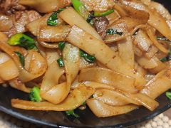 干炒牛河-潮十三潮汕砂锅粥(高新四路大都荟店)