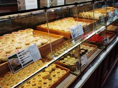 面包甜点陈列柜-清真全盛斋传统糕点(西羊市店)